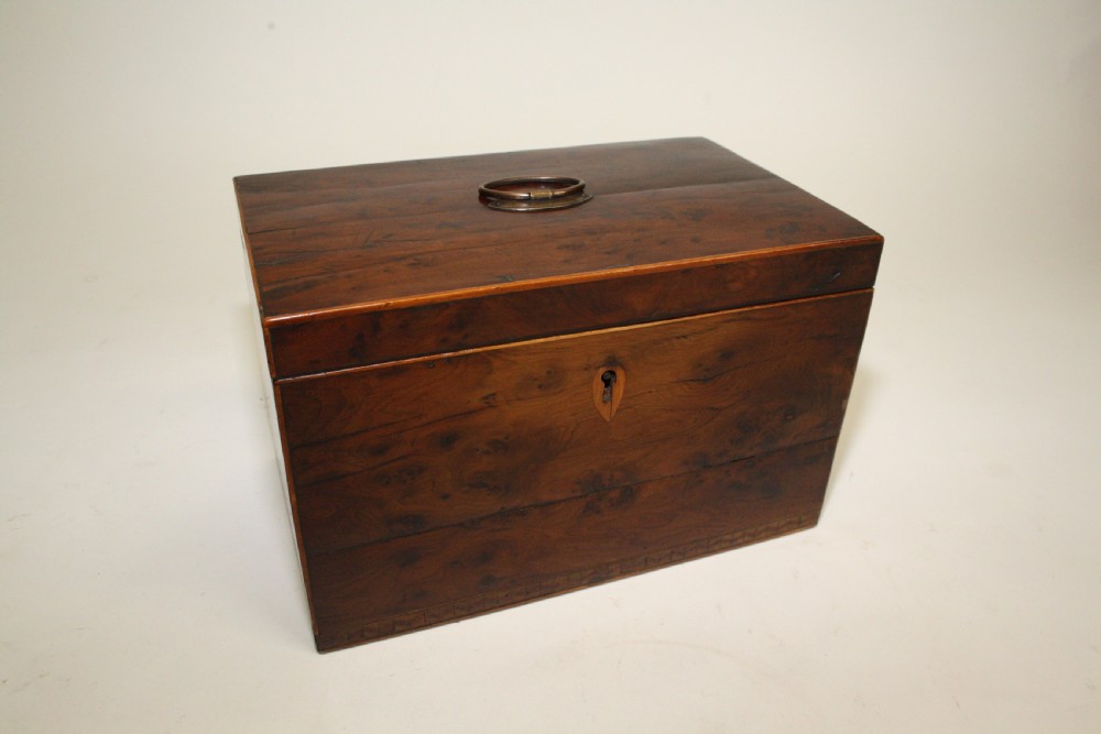 Superb tea caddy in burr yew C1780