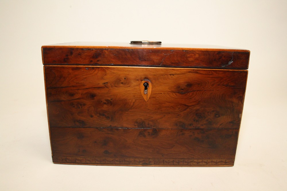 Superb tea caddy in burr yew C1780 View II