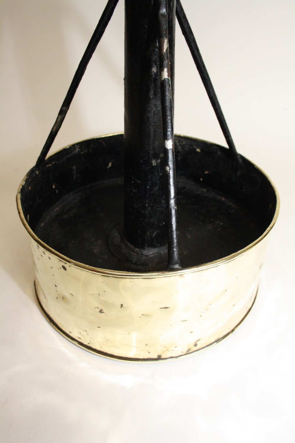 Bomb shell stick stand View IV