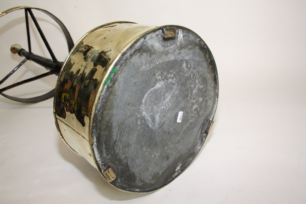 Bomb shell stick stand View IX