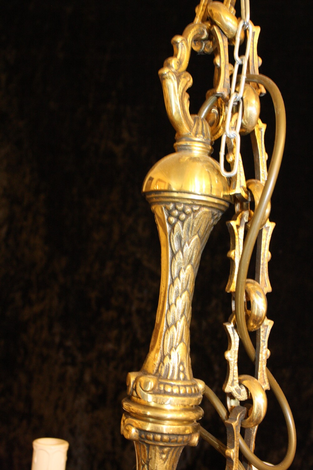 Chandelier in brass with five arms View III