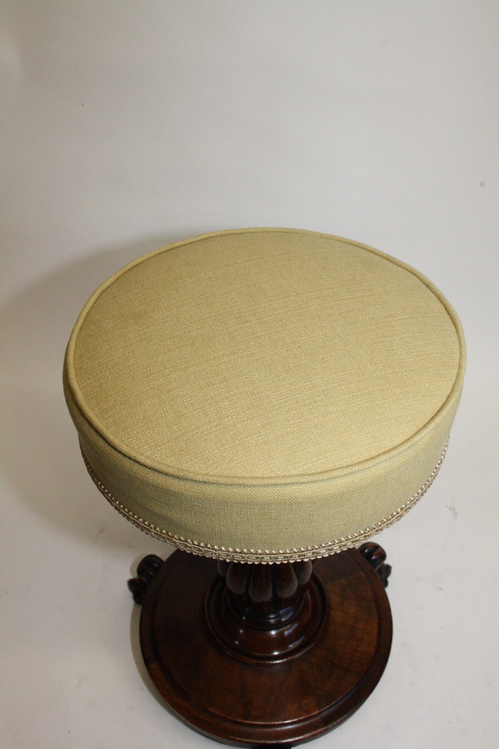 William IV adjustable music-Piano stall View VII