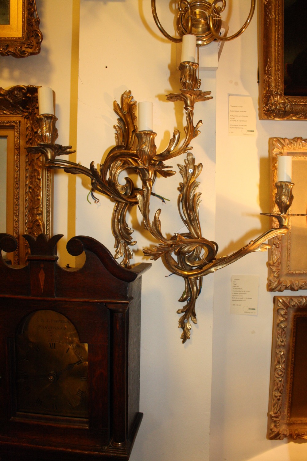 Pair of French wall lights in brass with pull switch View VII