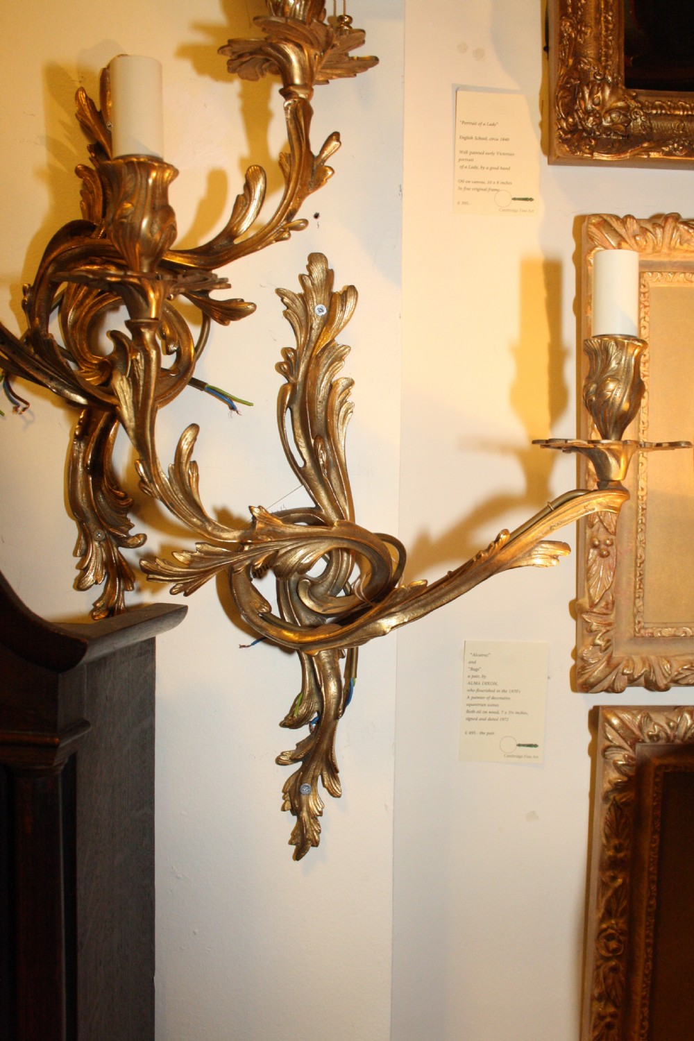 Pair of French wall lights in brass with pull switch View VIII