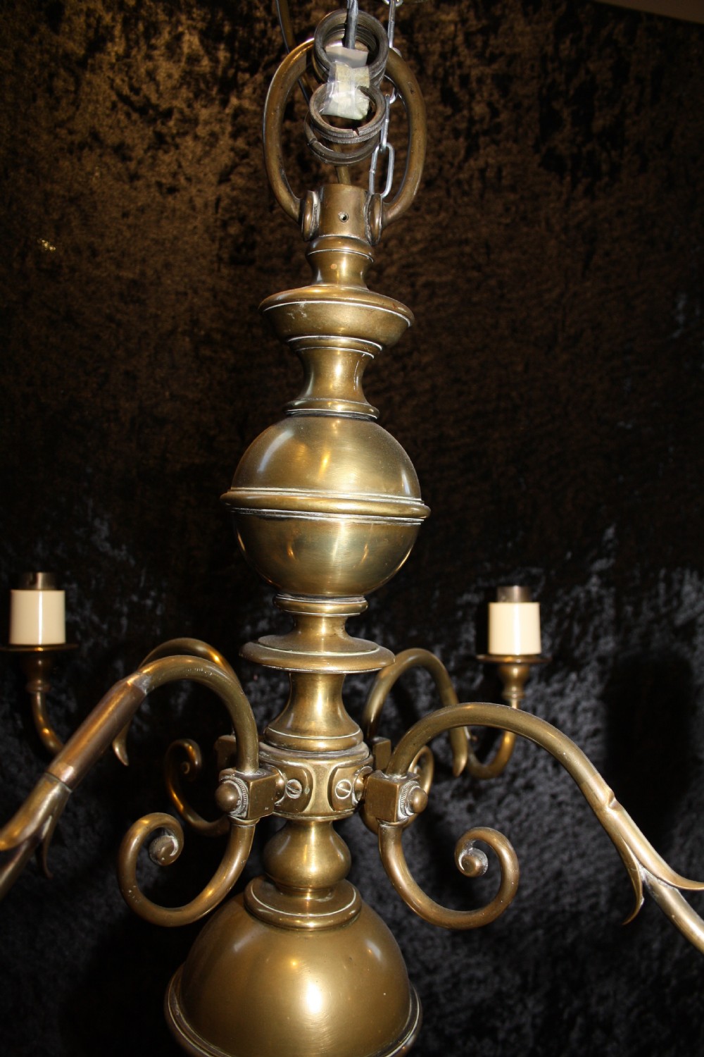 Dutch style chandelier View V
