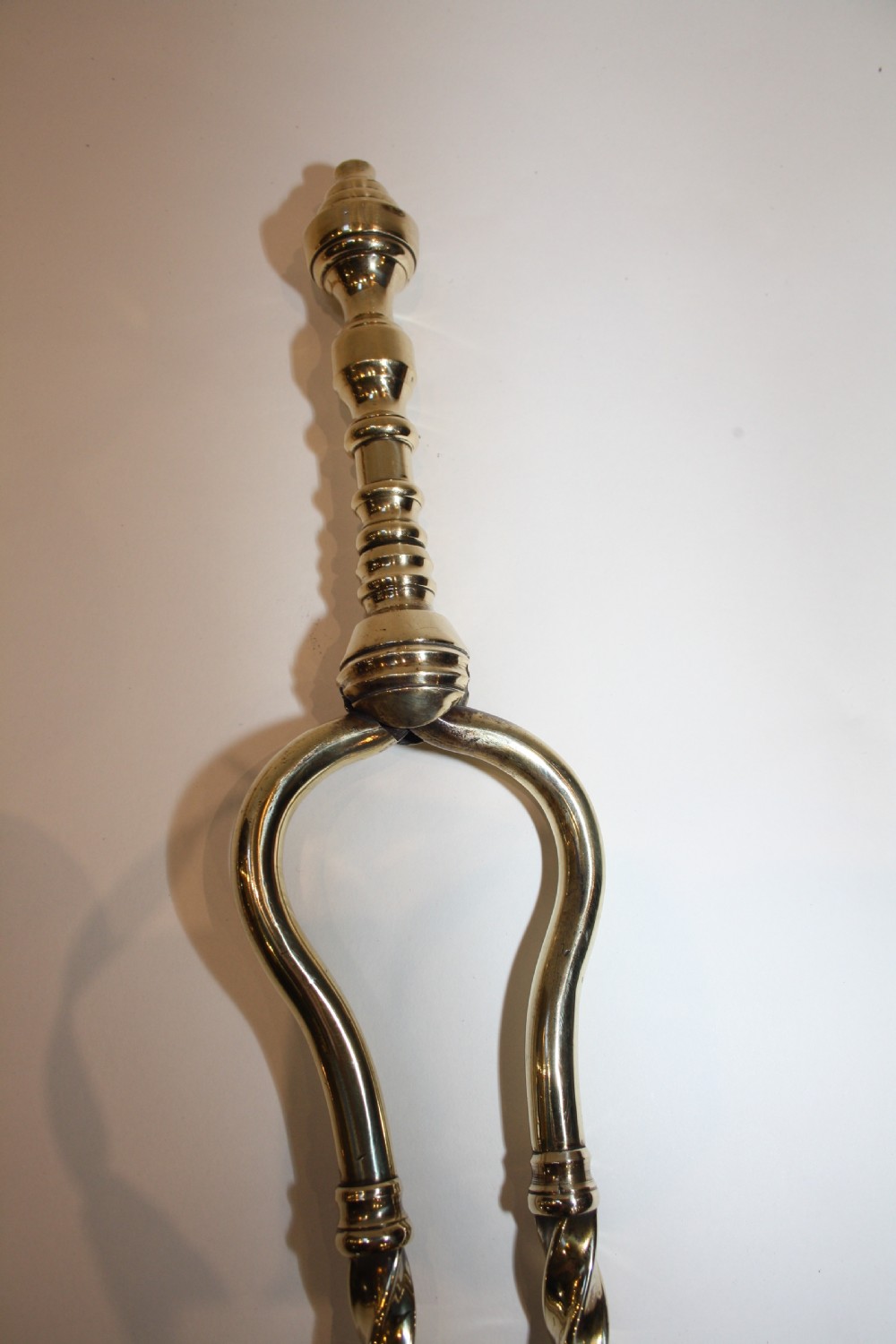Late 19th century set of fire tools in brass View IV