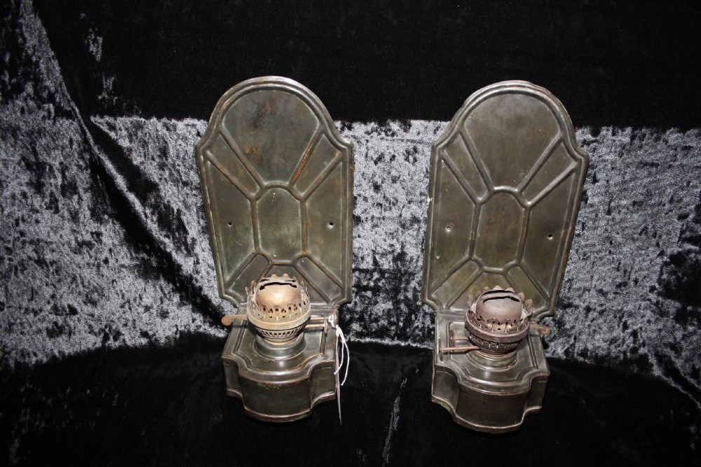 Pair of brass wall lights with green pattern nation View II