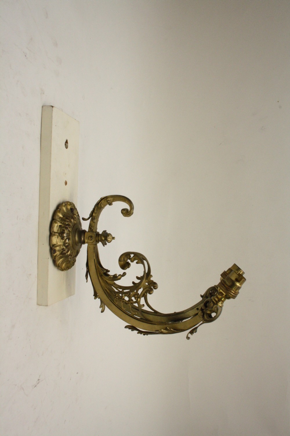 Good quality early 20th-century wall bracket View II