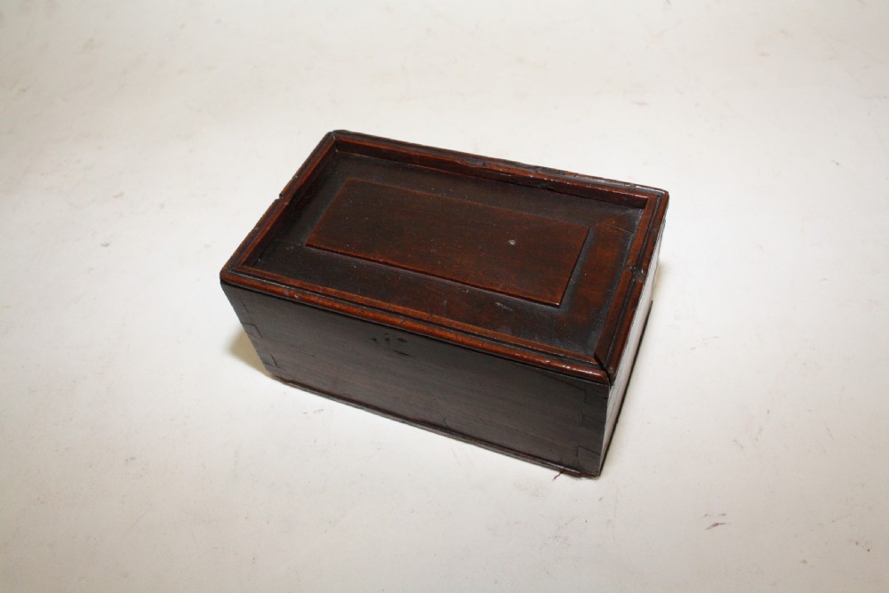 Early 19th century Chest piece box