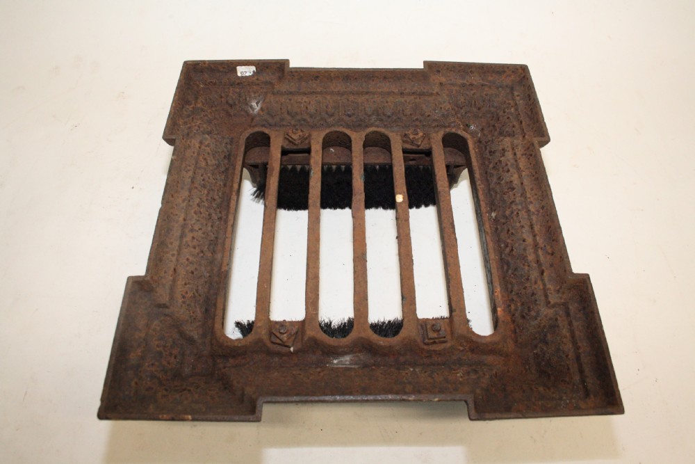 Late 19th-century boot scraper View X