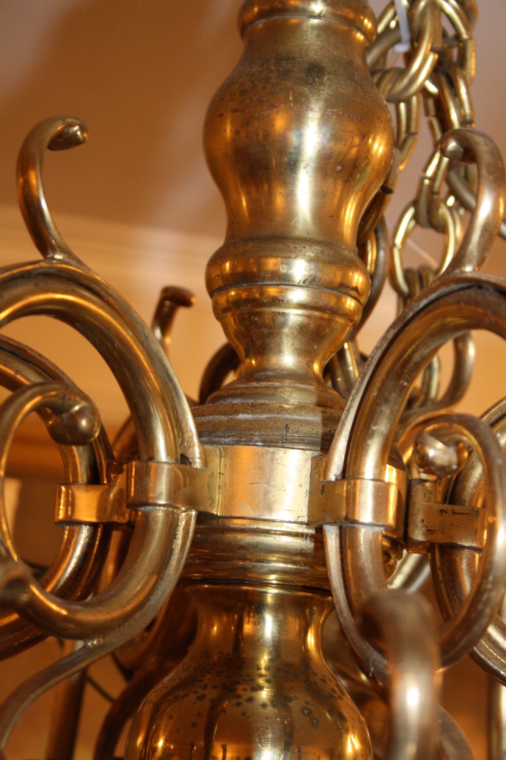 Early 20th century Cromwellian style brass chandelier View VII