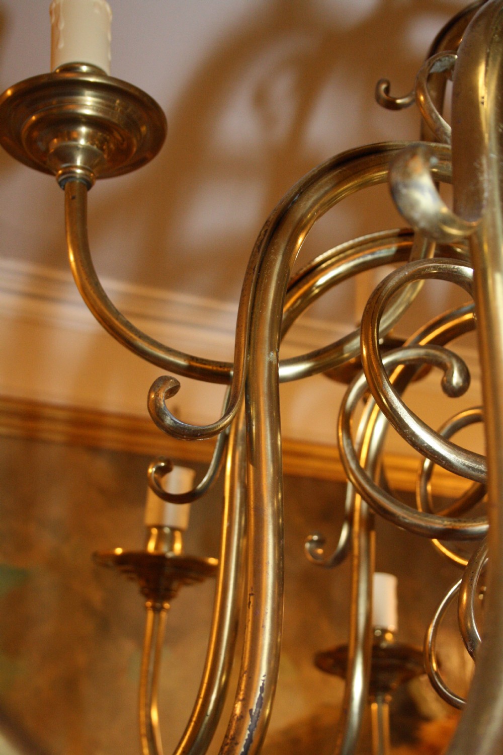 Early 20th century Cromwellian style brass chandelier View IX