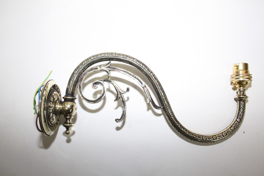 Pair of Brass wall lights View VI