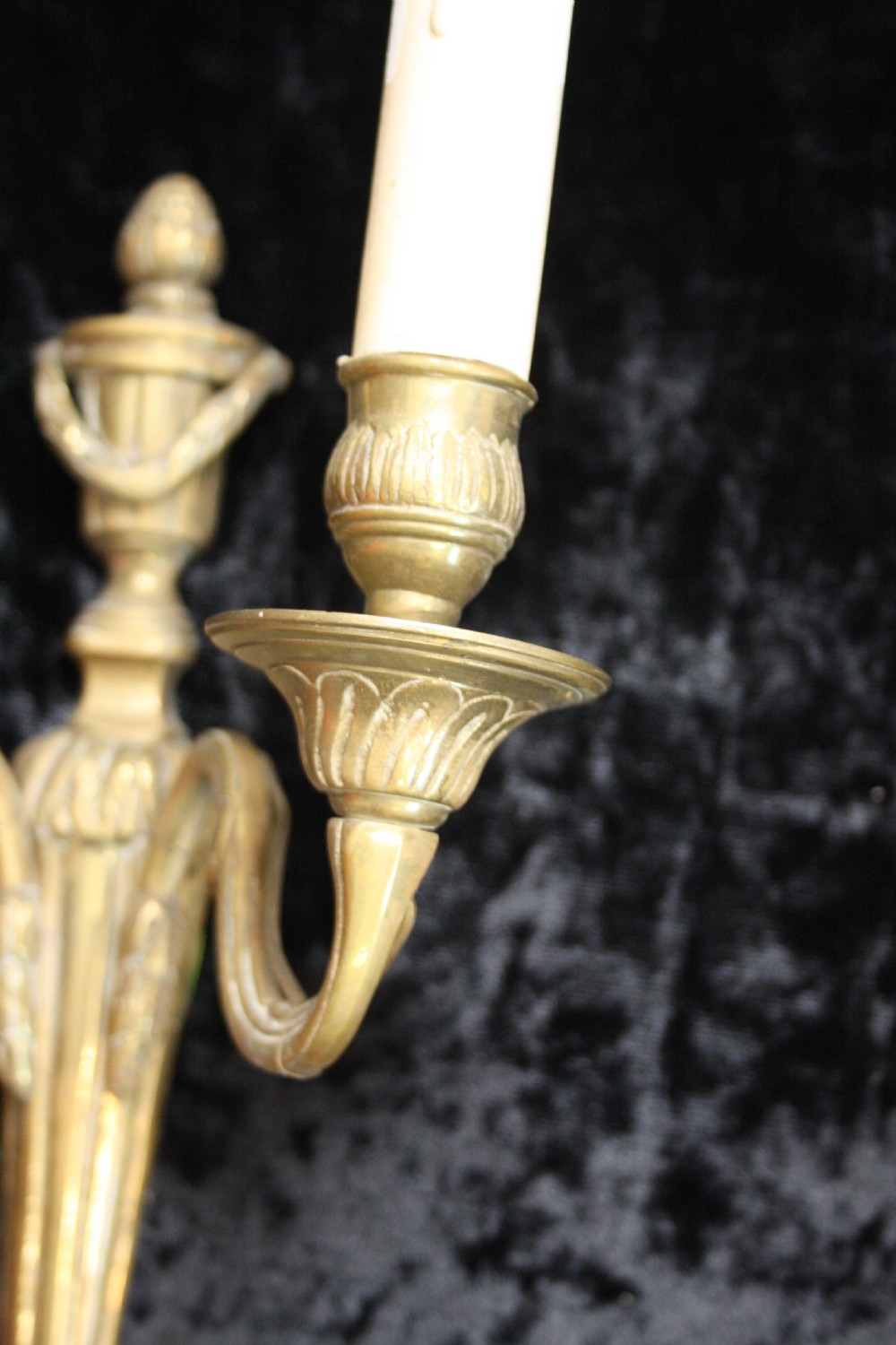 Pair of brass wall lights View IV