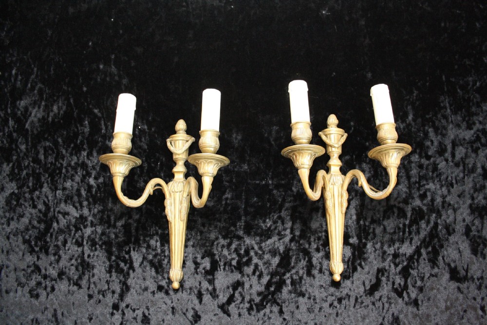 Pair of brass wall lights View VI