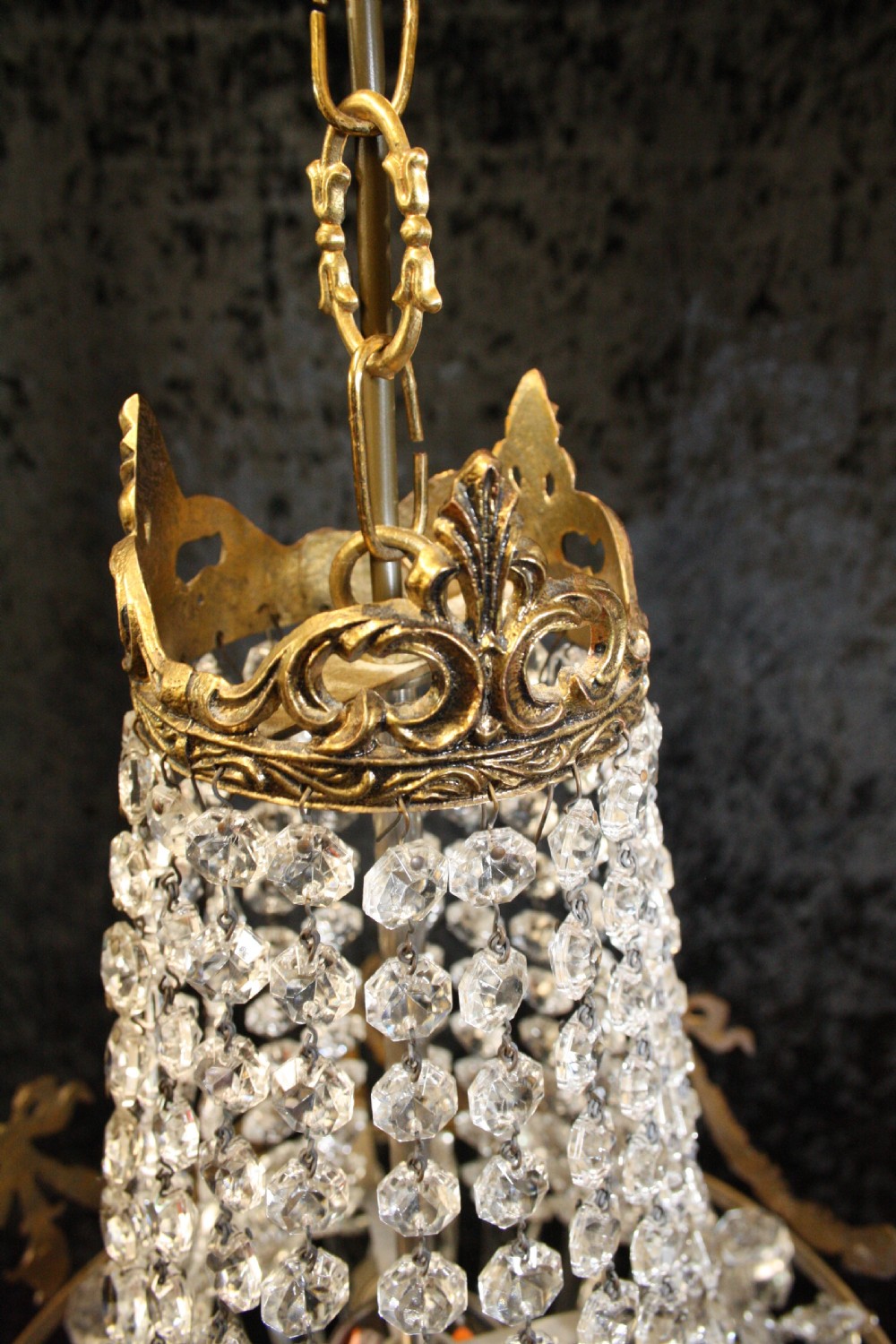 Early 20th century cut glass Bag chandelier  View III