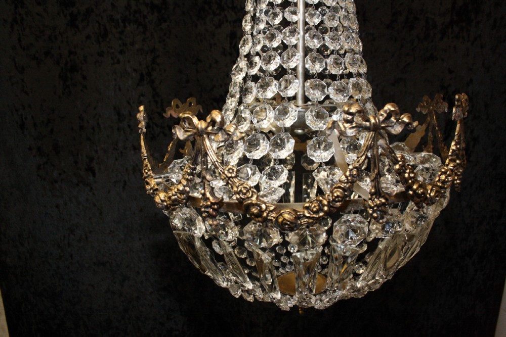 Early 20th century cut glass Bag chandelier  View V