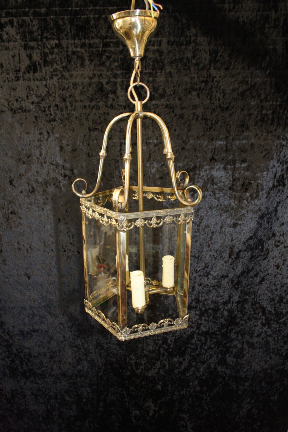 Hexagon shaped hall lantern