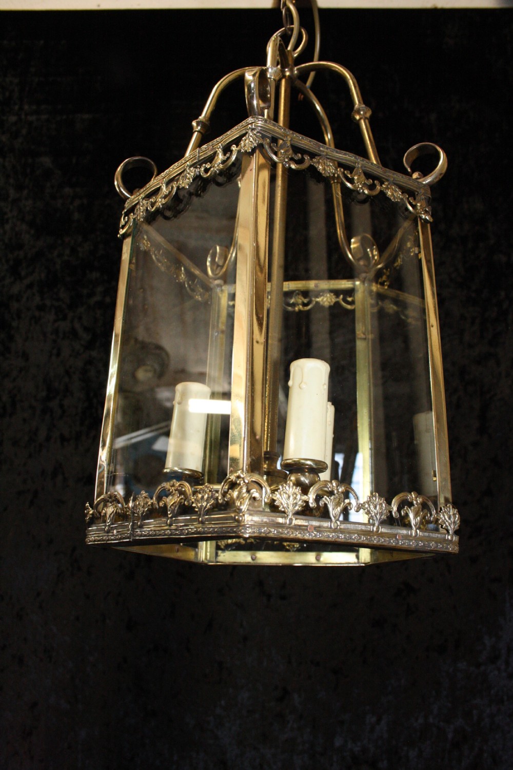 Hexagon shaped hall lantern View V