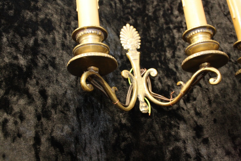 Pair of early 20th-century brass wall lights View VI