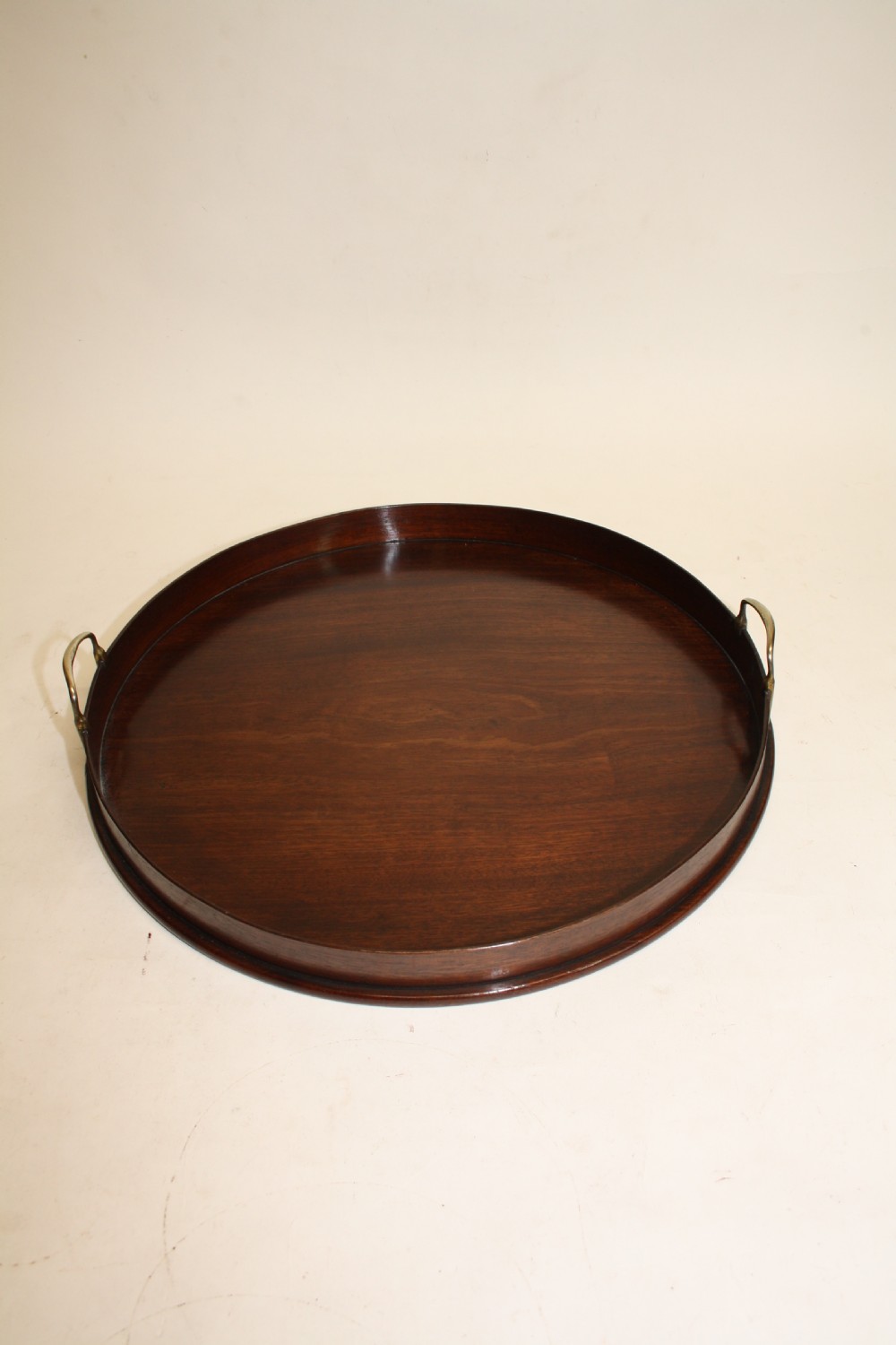 Round Georgina tray View II