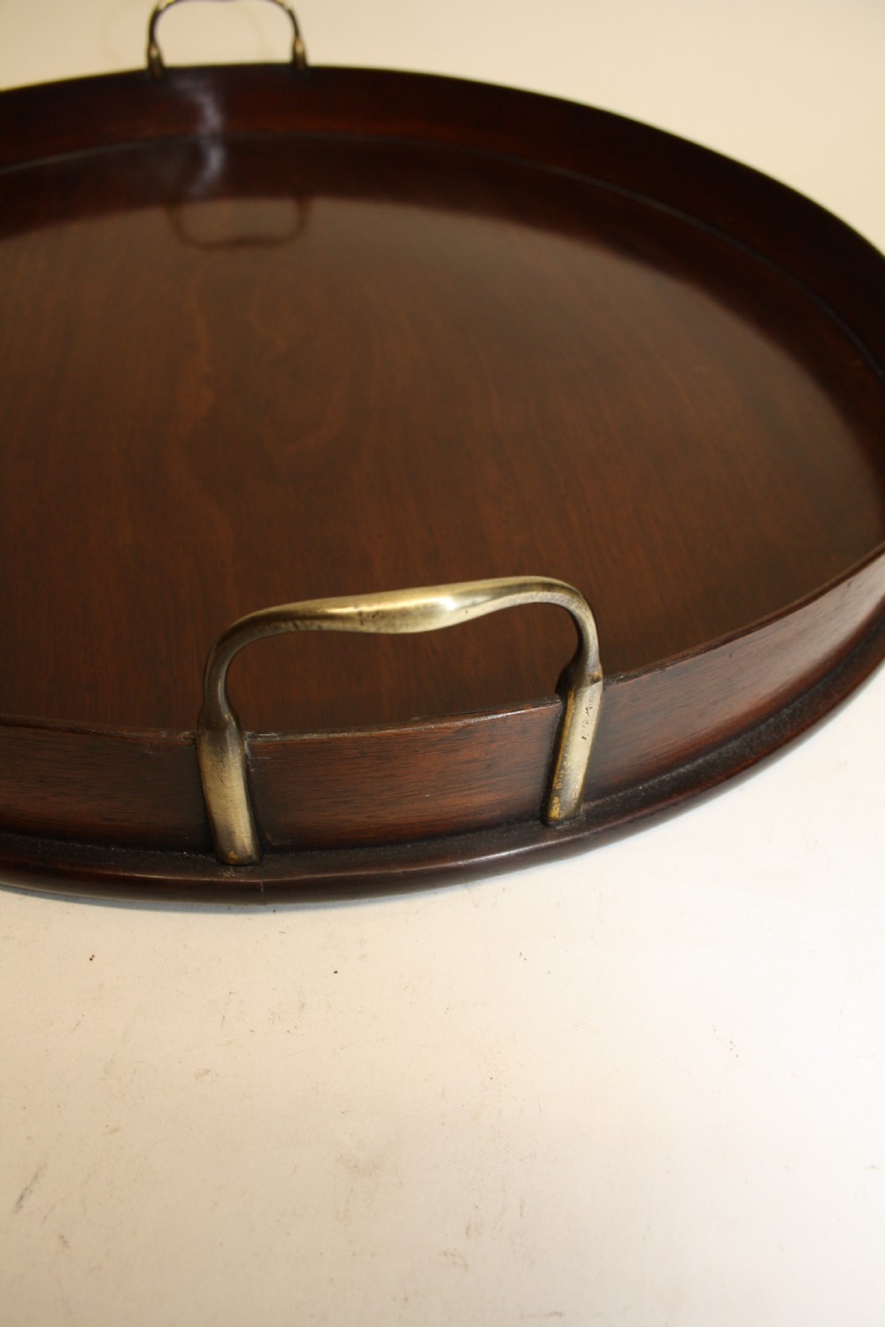 Round Georgina tray View VI