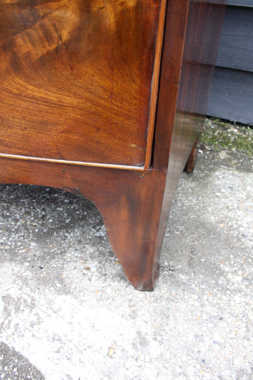 Late 19th century mahogany bow fronted chest of drawers 35