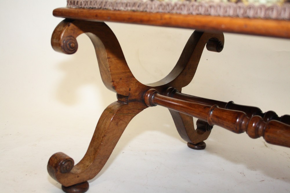 William IV stool in Rose wood View V