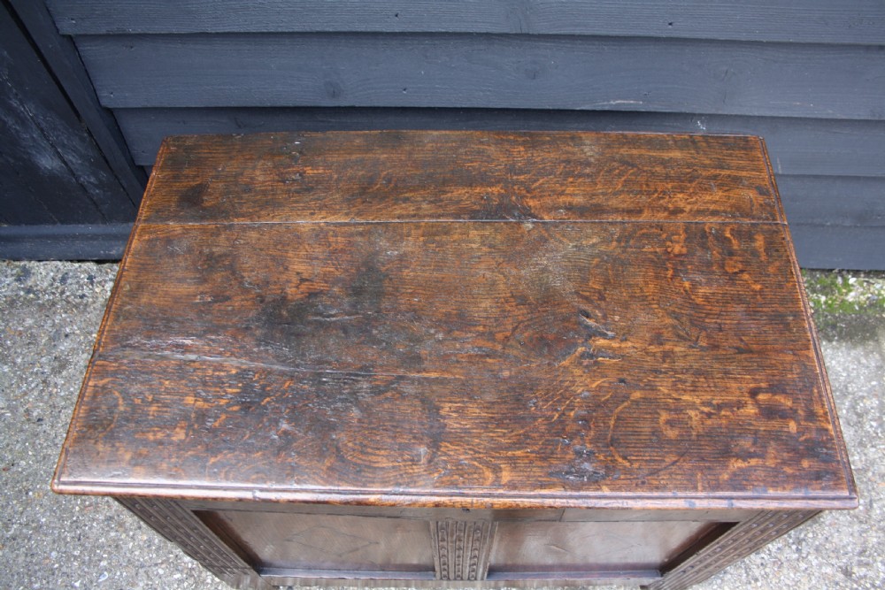 17th century oak Coffer 34
