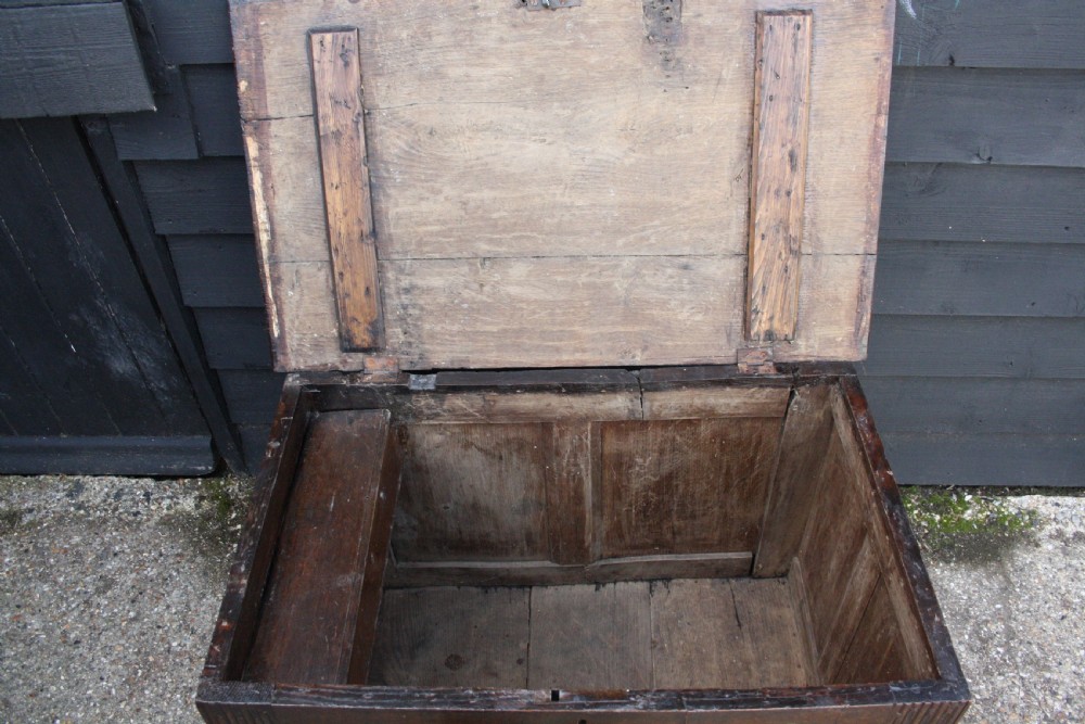 17th century oak Coffer 34