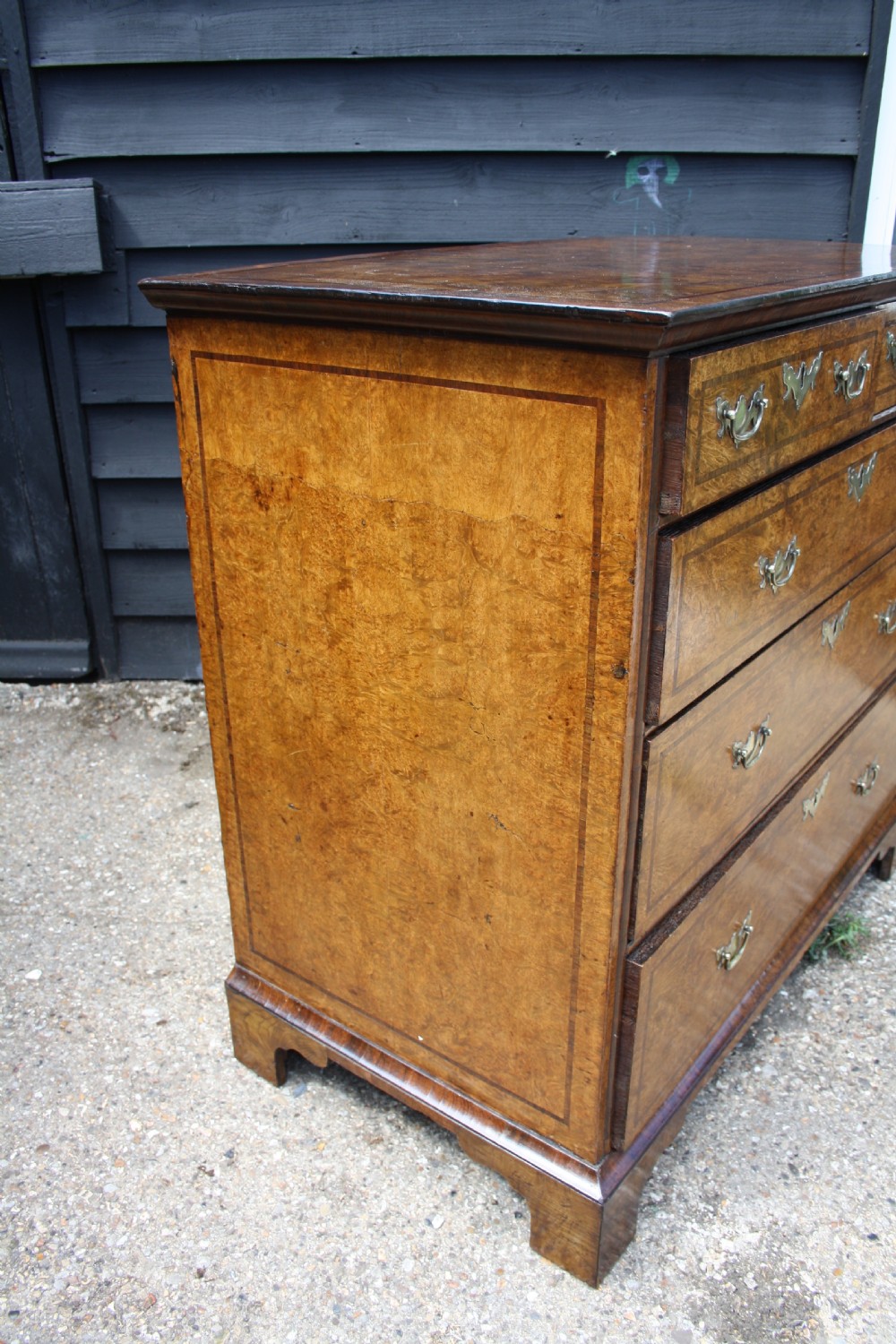 Early 18th Century Burr Ash Chest of drawers View III