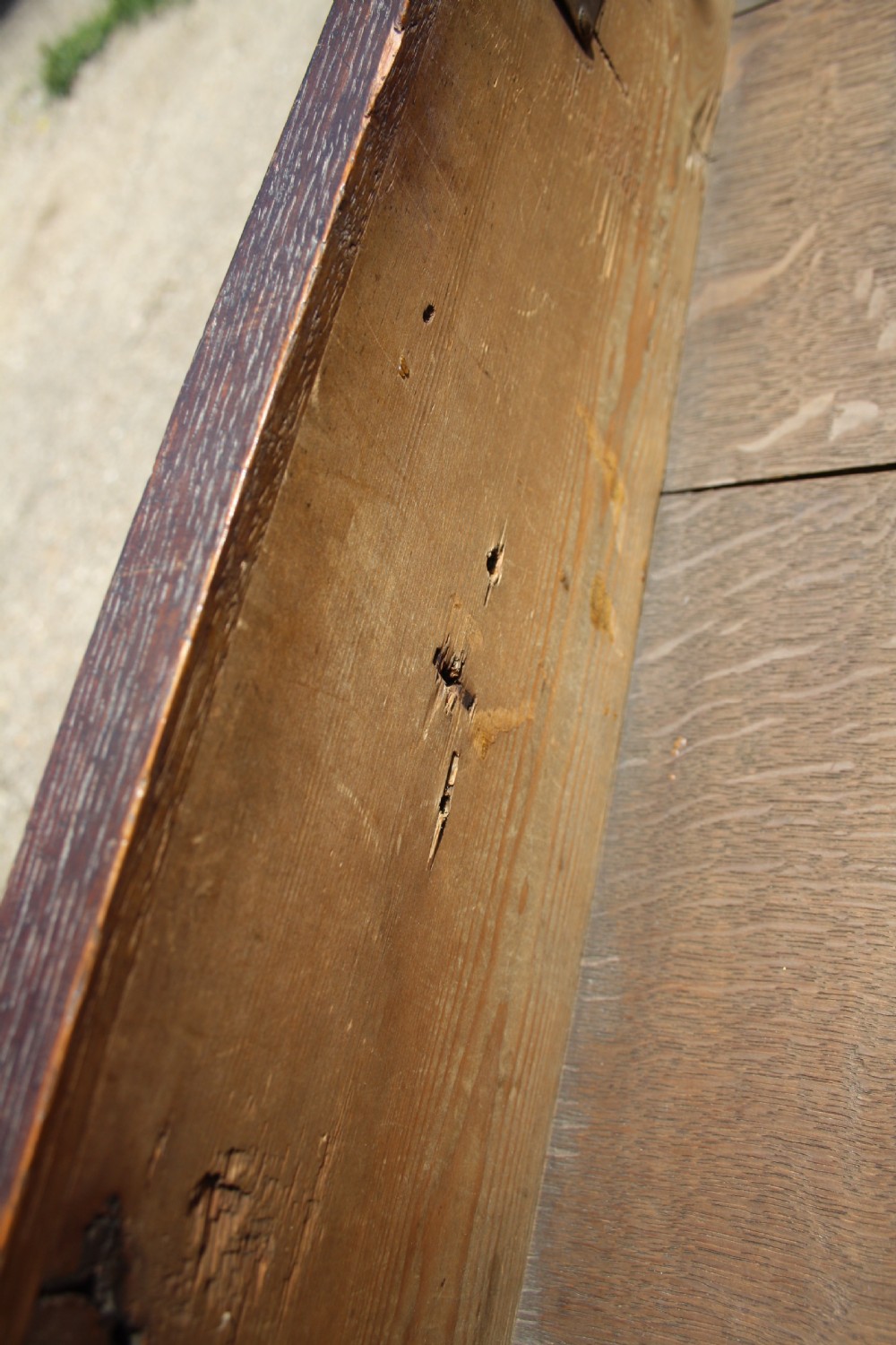 Early 18th Century Burr Ash Chest of drawers View VII