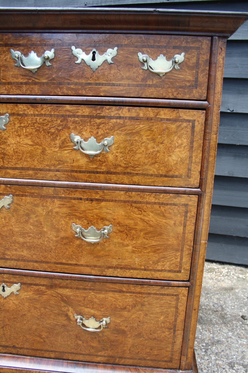 Early 18th Century Burr Ash Chest of drawers View XI