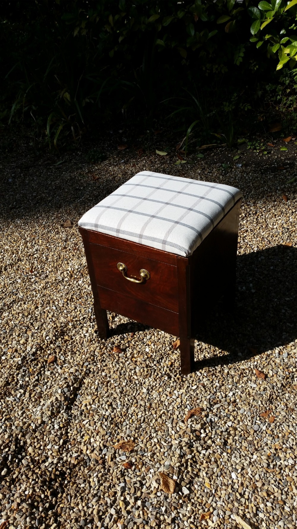Early 19th-century box stall View VI