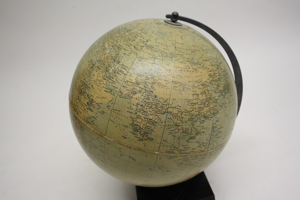 1930s globe made by Philips 10