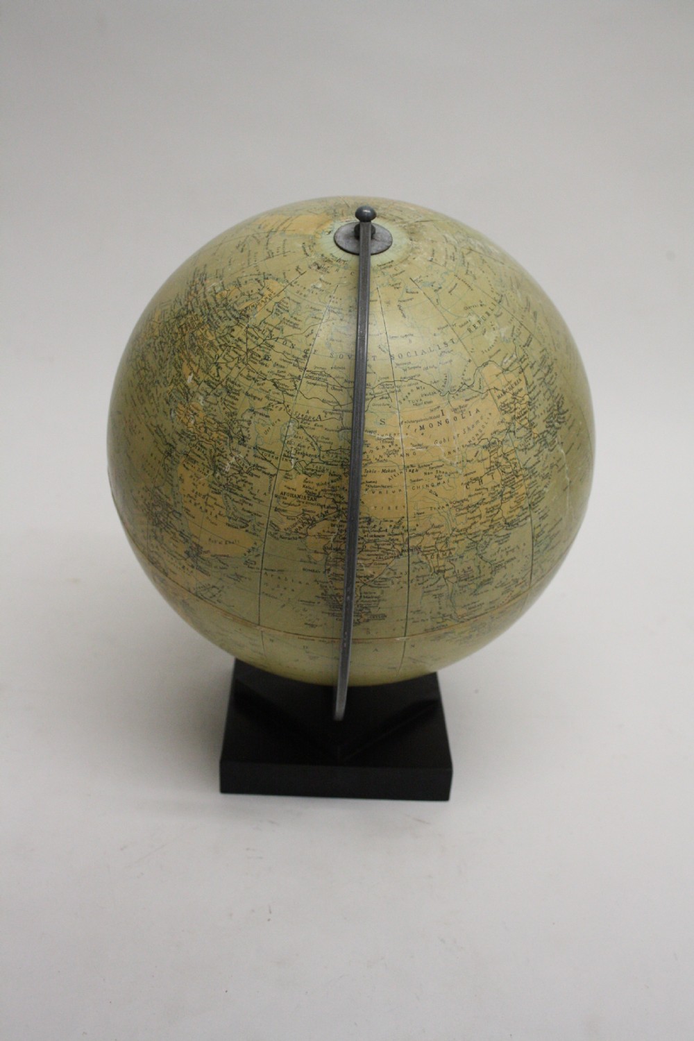 1930s globe made by Philips 10