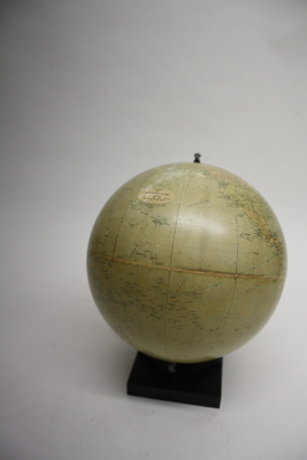 1930s globe made by Philips 10