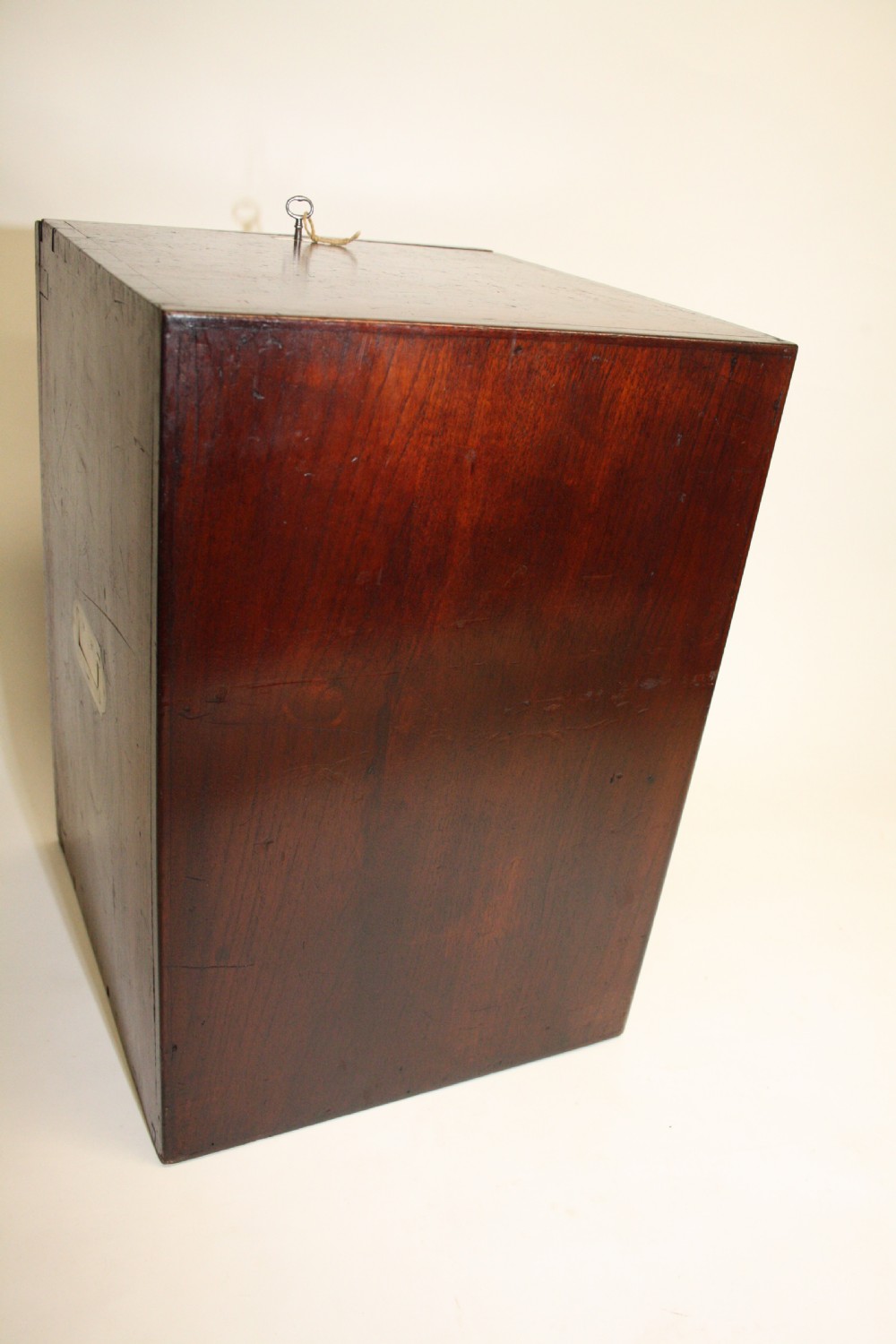 Collectors chest with sliding lid View IV