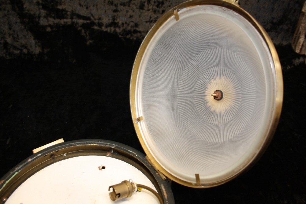 Round ceiling lights in steel and brass View VIII
