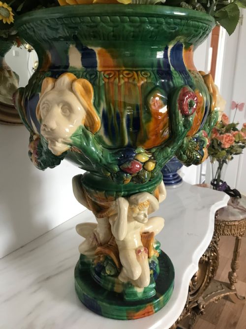 HUGE MAJOLICA CERAMIC PLANTER ON FIGURAL BASE STAND WITH LIONS HEAD DECORATION FROM ITALY - ADDITIONAL PHOTO 3