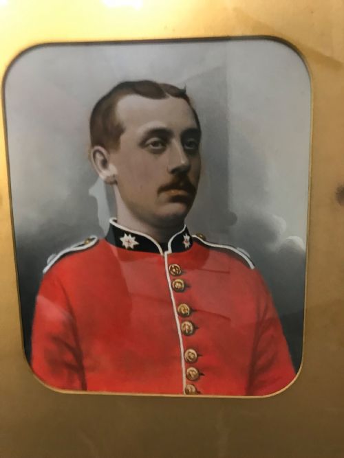 19TH OIL PORTRAIT OF COLDSTREAM GUARDSMAN MILITARY PAINTINGS - ADDITIONAL PHOTO 3