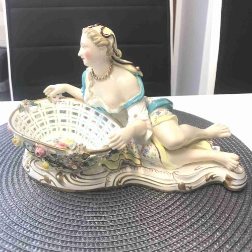 18TH MEISSEN FIGURAL MAIDEN FLORREL SWEET BASKET