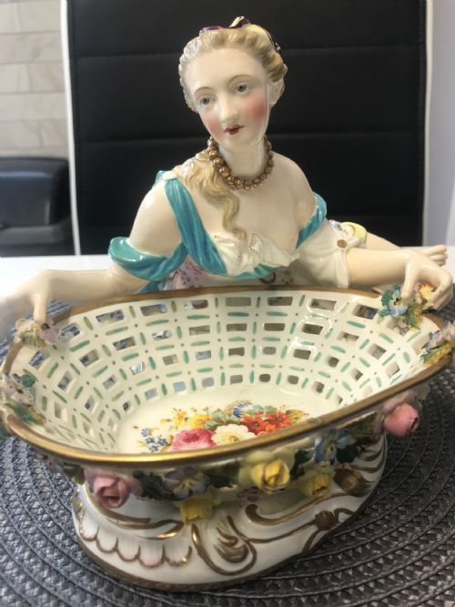 18TH MEISSEN FIGURAL MAIDEN FLORREL SWEET BASKET - ADDITIONAL PHOTO 2