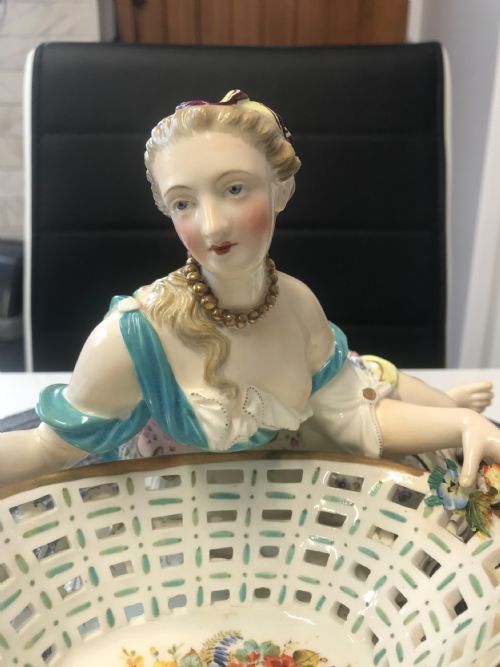 18TH MEISSEN FIGURAL MAIDEN FLORREL SWEET BASKET - ADDITIONAL PHOTO 3
