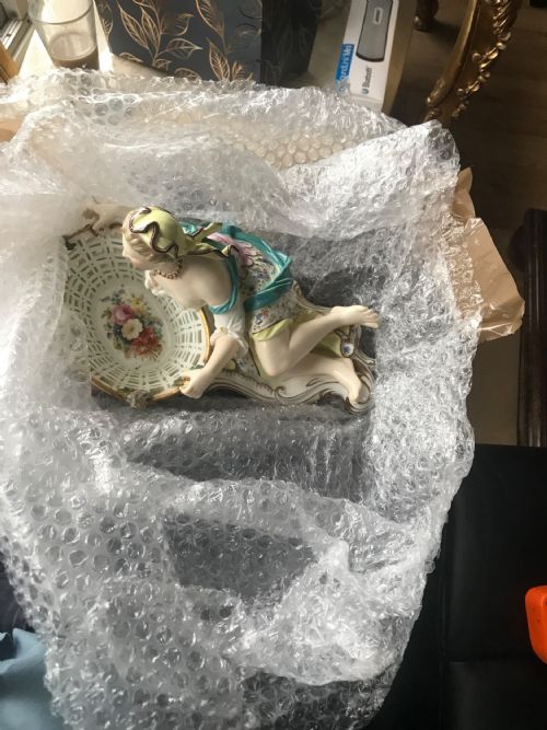 18TH MEISSEN FIGURAL MAIDEN FLORREL SWEET BASKET - ADDITIONAL PHOTO 4