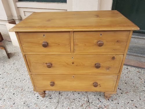 Pine Chest of Drawers