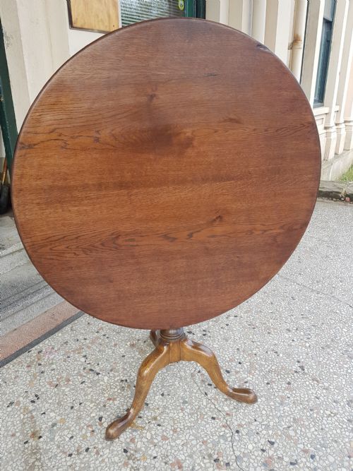 Georgian Oak Tilt Table