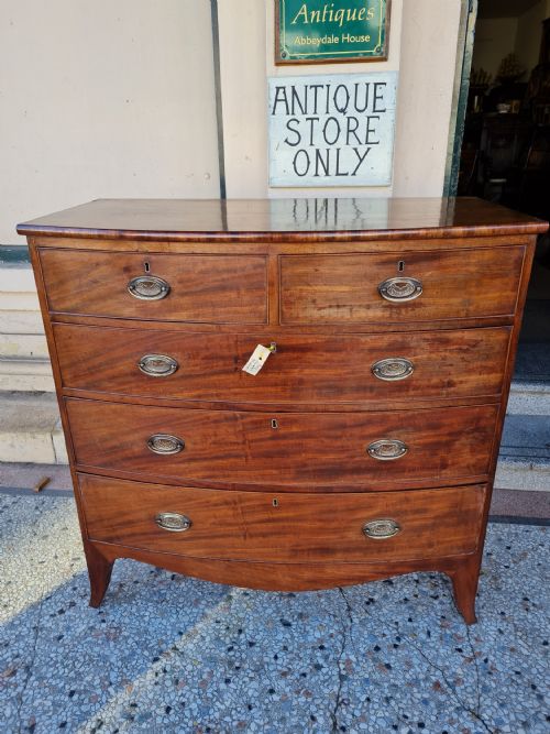 Antique Georgian Bow Fronted Chest