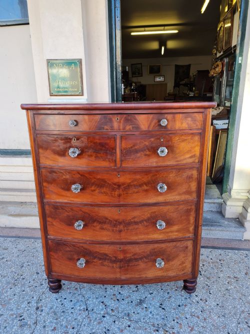 Large Victorian Bow Fronted  Mahogany Chest of Drawers