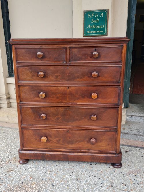 Antique Mahogany Chest of Drawers